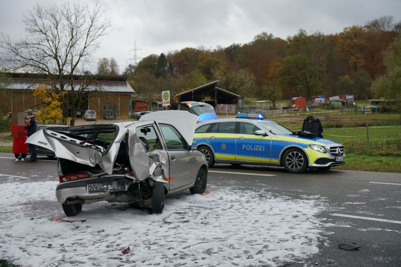 Schlierbach Verletzte Bei Unfall Auf B