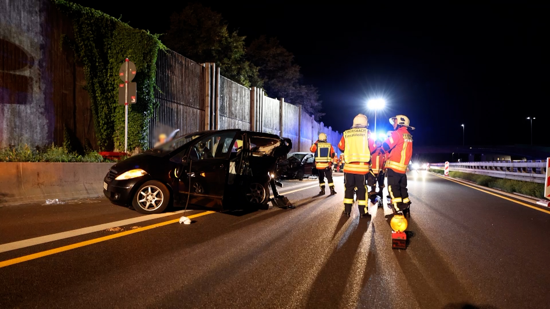 Ebersbach Uhingen Junger Mann Bei Unfall Auf B Schwer Verletzt