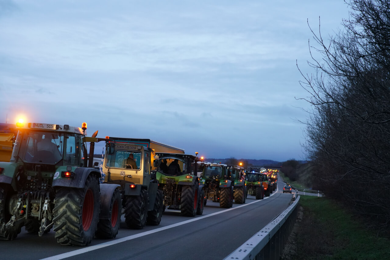 Landkreis Göppingen/Stuttgart - Bauern-Protest: Traktoren Legen ...