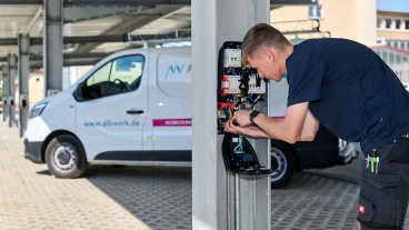 Geislingen - Albwerk realisiert Solarcarport und moderne Ladeinfrastruktur bei Schlötter