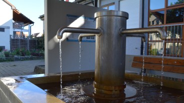 Eislingen - Reinigung des Barbarossabrunnens im November