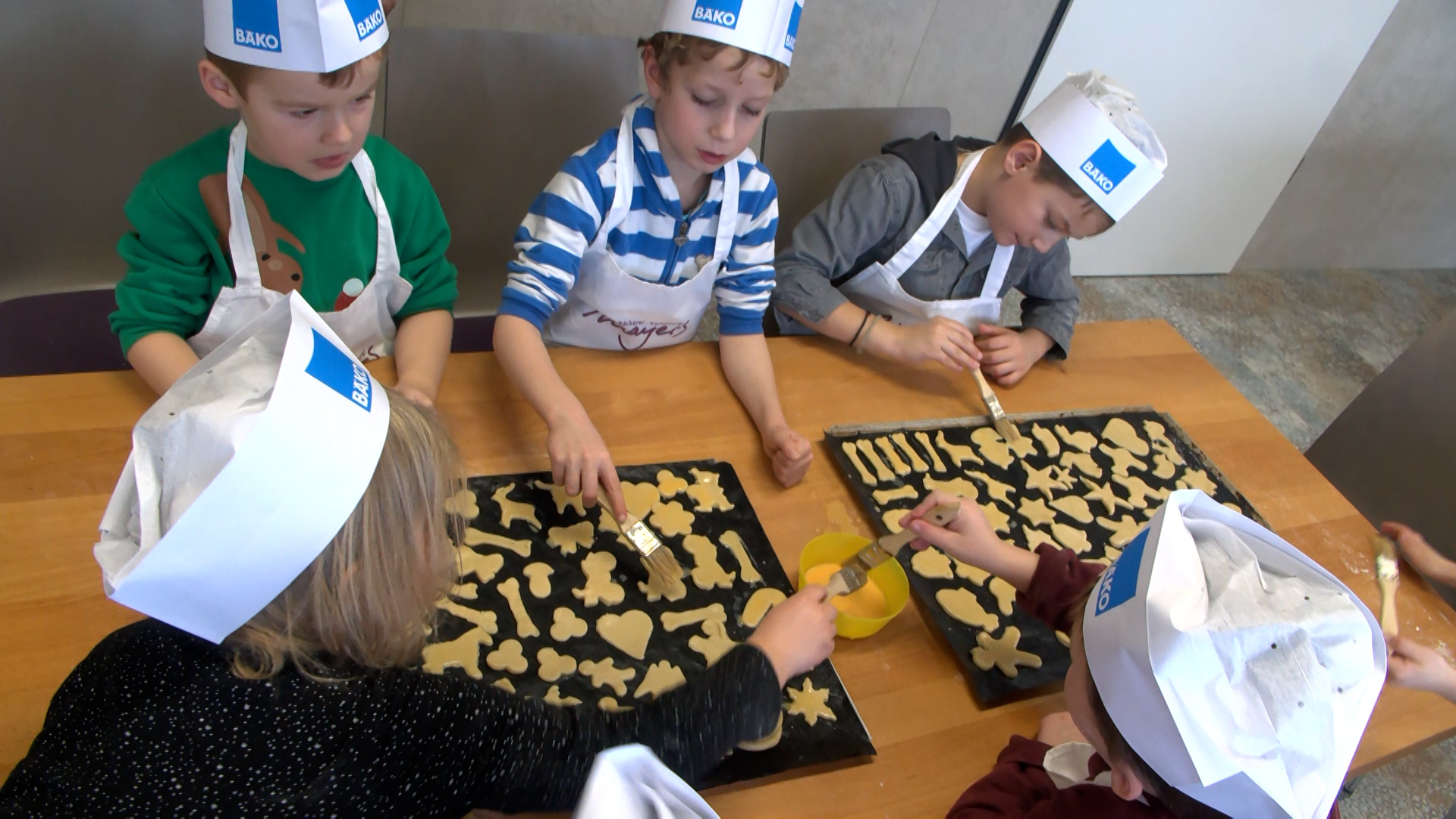 Salach: Plätzchen-Kunst in der „Weihnachtsbäckerei“ für Kinder