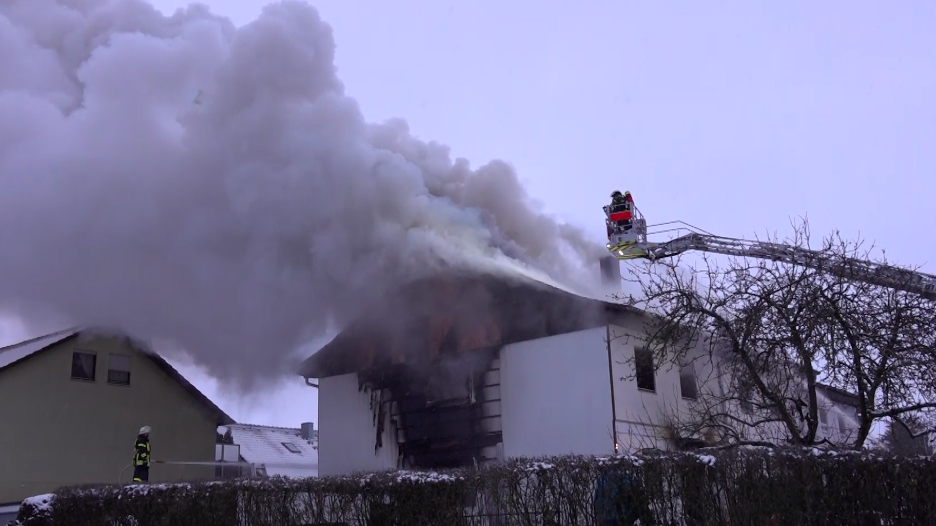 Heiningen: Zwei Häuser Nach Brand Unbewohnbar