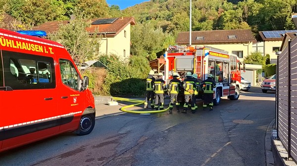 Mühlhausen: Brennende Gartenhütte sorgt für großen Feuerwehreinsatz