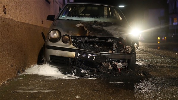 Gingen: Auto in Brand geraten – Polizei geht von Brandstiftung aus 